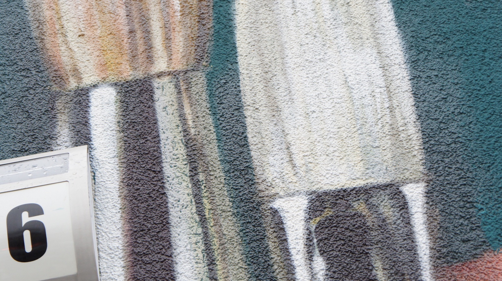 2011-07 &raquo;NUMBER SIX ON THE WALL&laquo; 