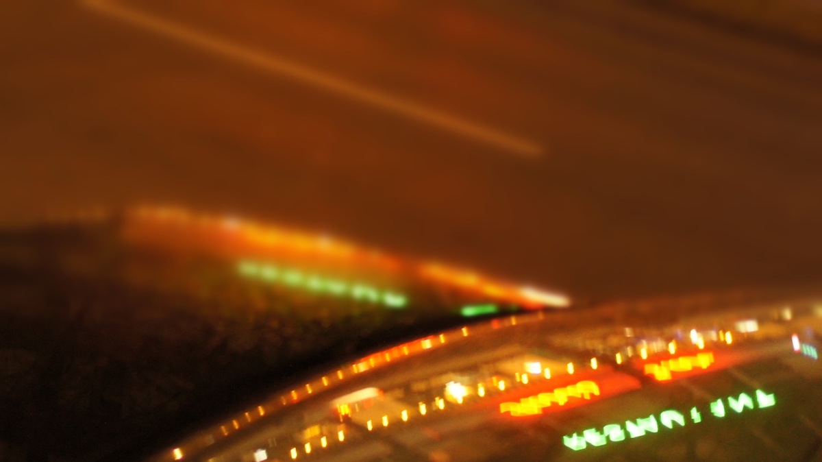 RC Anaglyphe 2012-10 &raquo;PARIS-BAR IM AUTODACHSPIEGEL&laquo; 