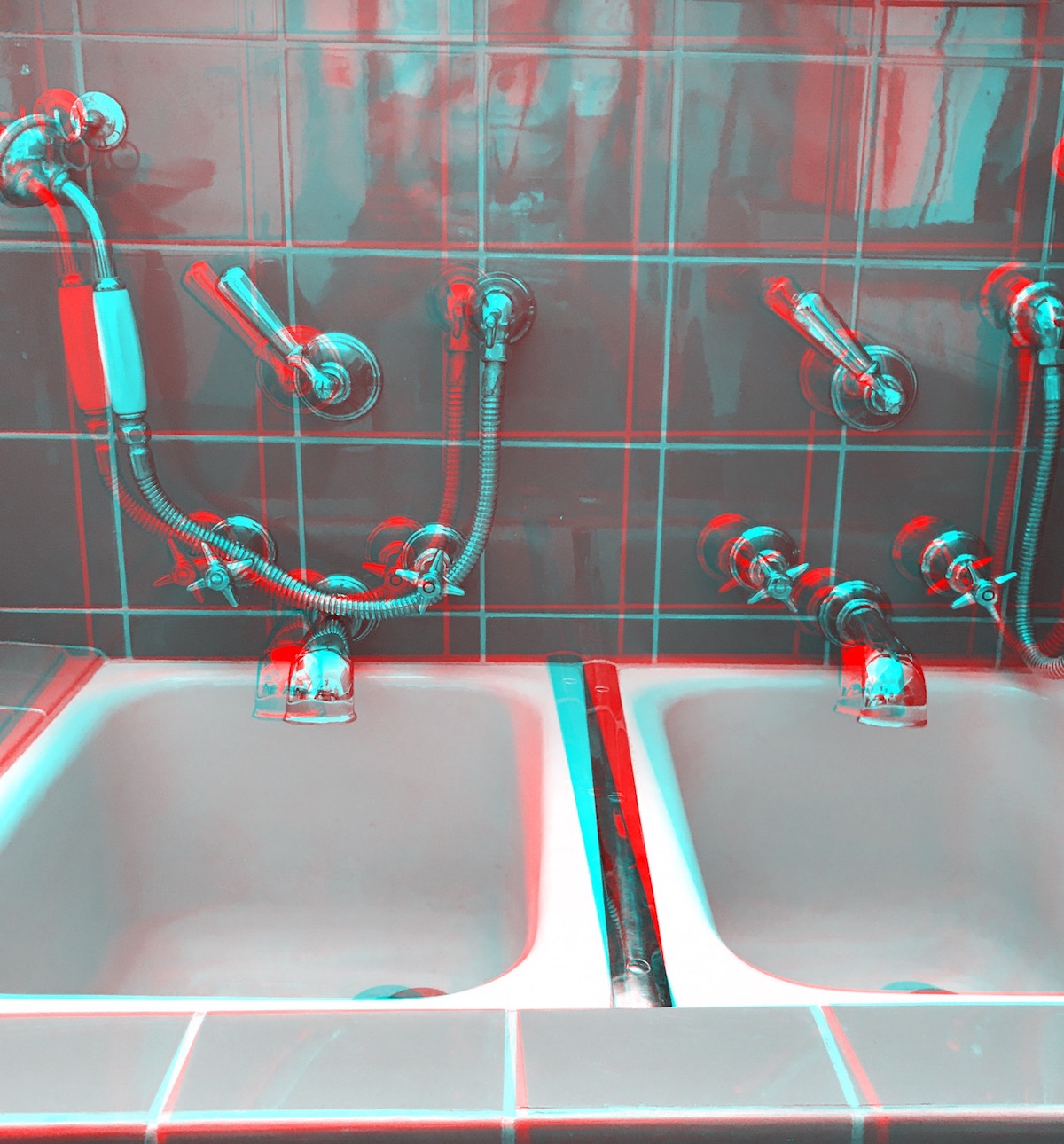 2017-03 grey anaglyphe &raquo;HANDBRAUSE UND FU&szlig;BECKEN&laquo; 