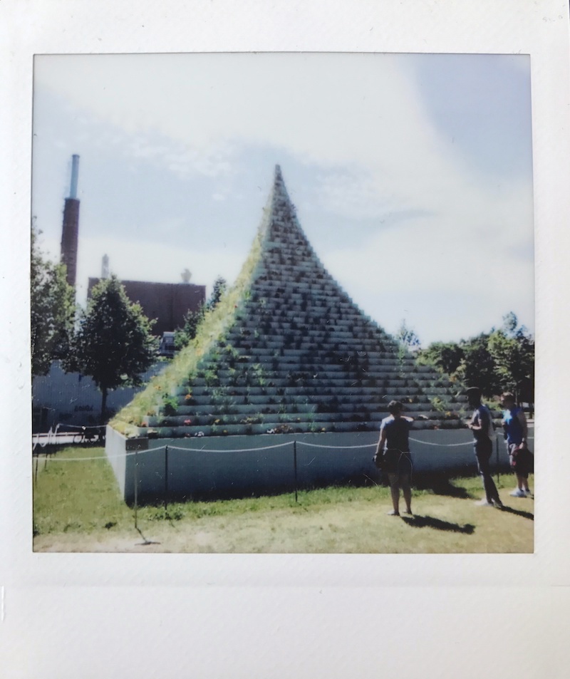 2017-08 &raquo;LIVING PYRAMID&laquo; 