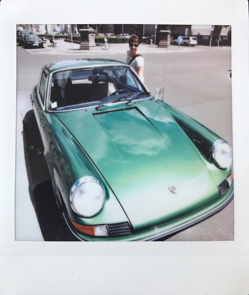 2017-09 &raquo;HENRIETTE MIT GR&Uuml;NEM PORSCHE&laquo; 