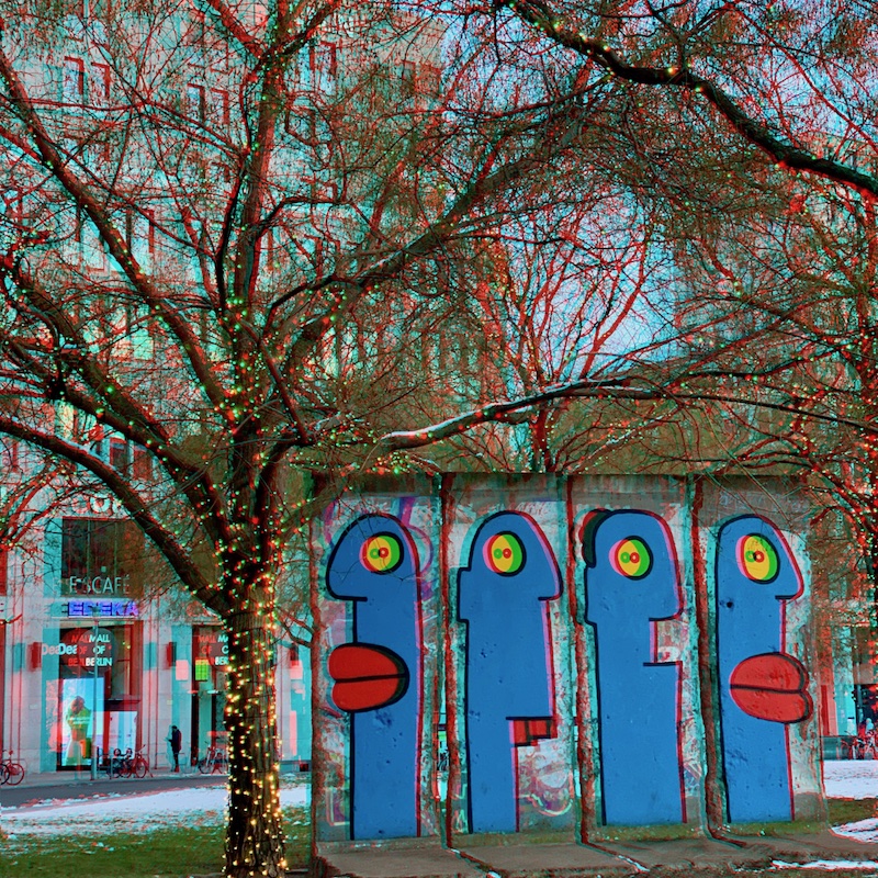 RC Anaglyphe 2021-04 &raquo;MALL BEHIND THE WALL&laquo;
