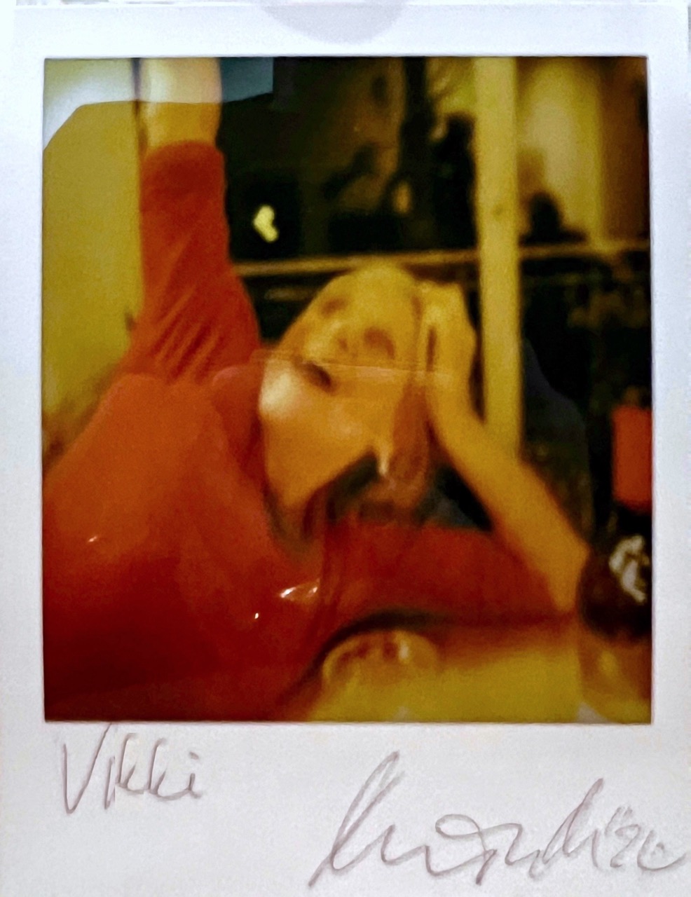 RC Anaglyphe 2024-03 &raquo;VIKKI&laquo;-  Polaroid i2 